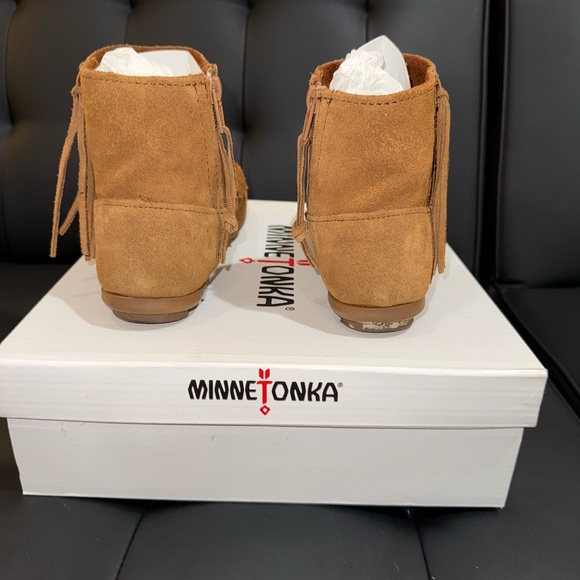 EUC Minnetonka Booties - Picture 4 of 7